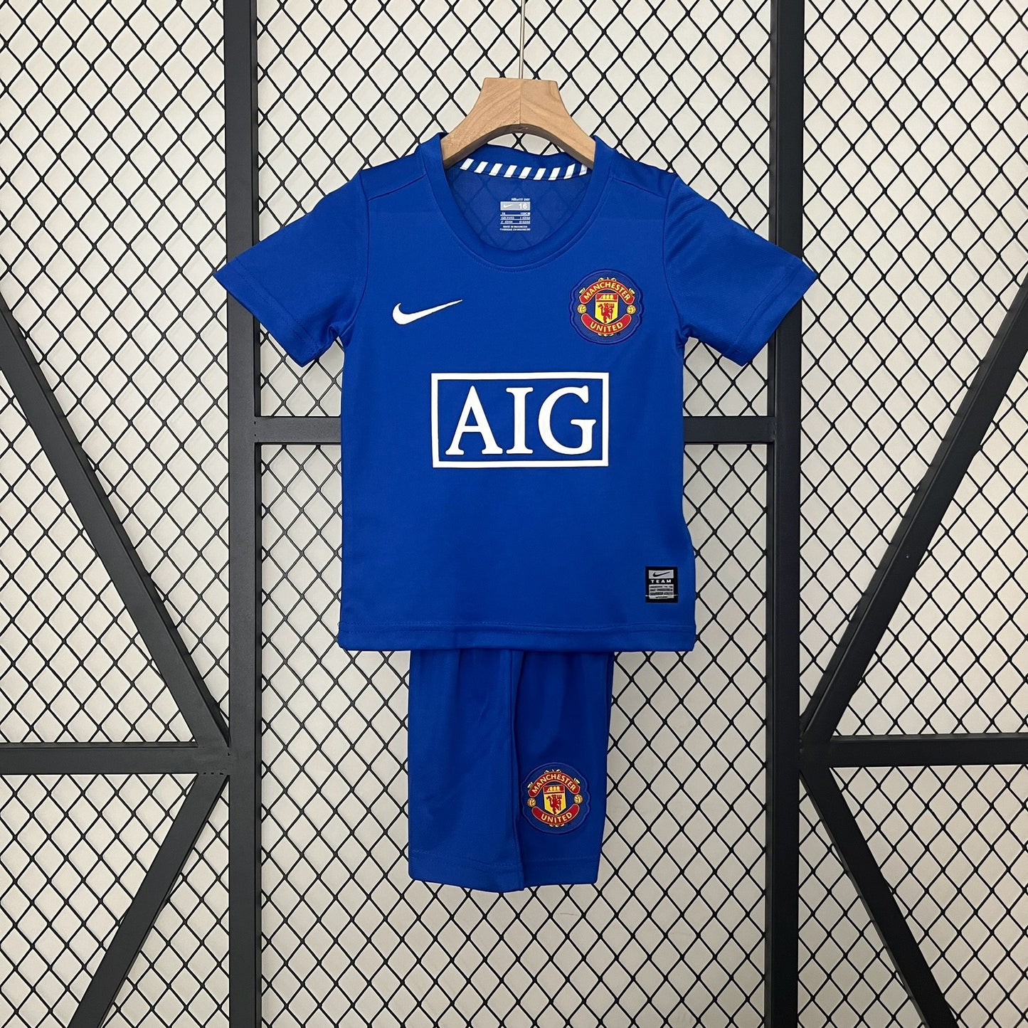 Kids Manchester United Retro Kit