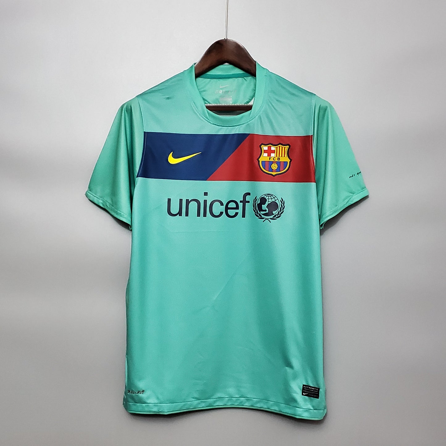 FC Barcelona 10/11 Away Shirt