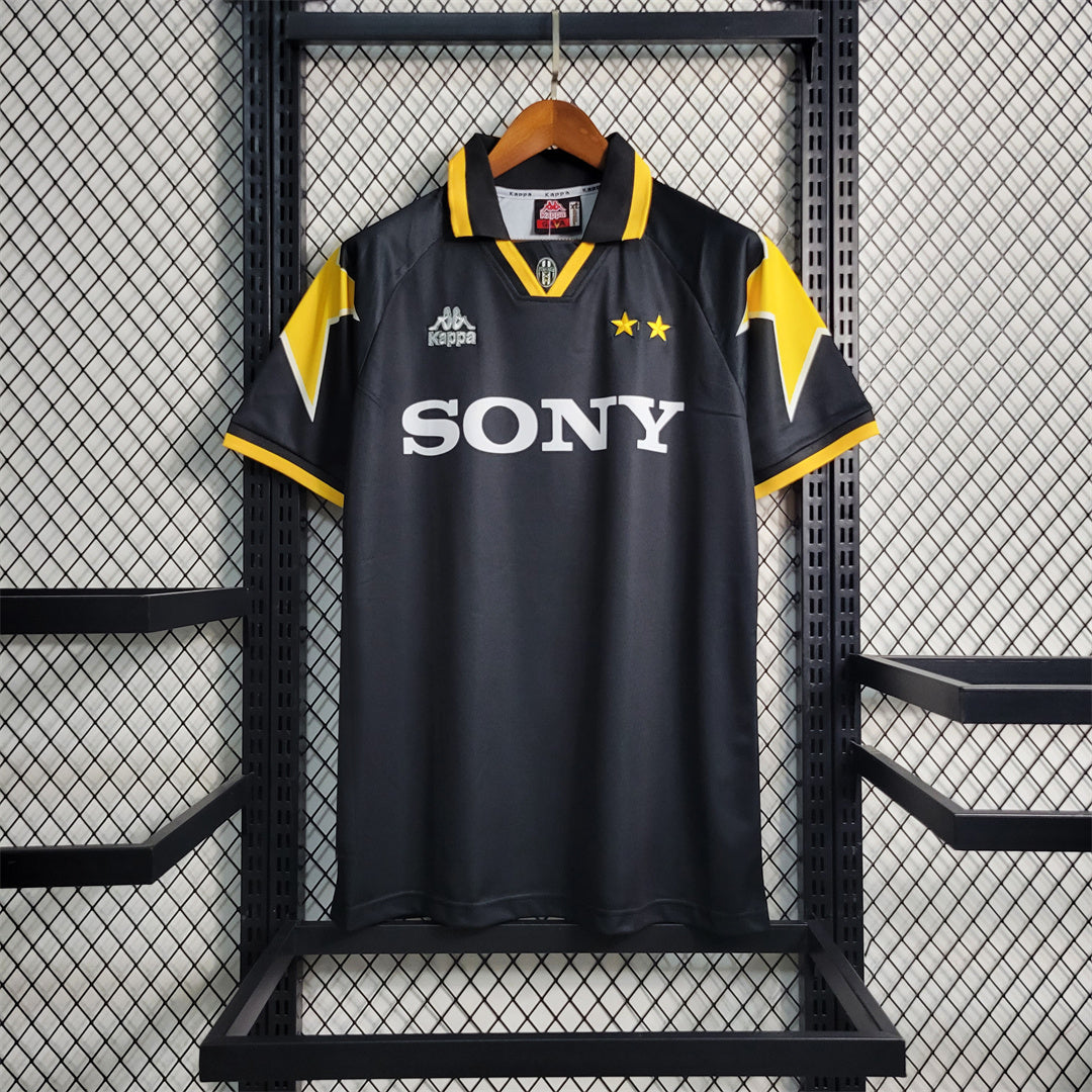 Juventus 95/97 Away Shirt