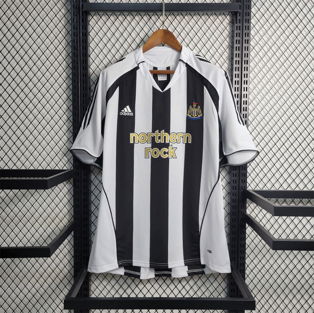 Newcastle Utd 04/06 Home Shirt